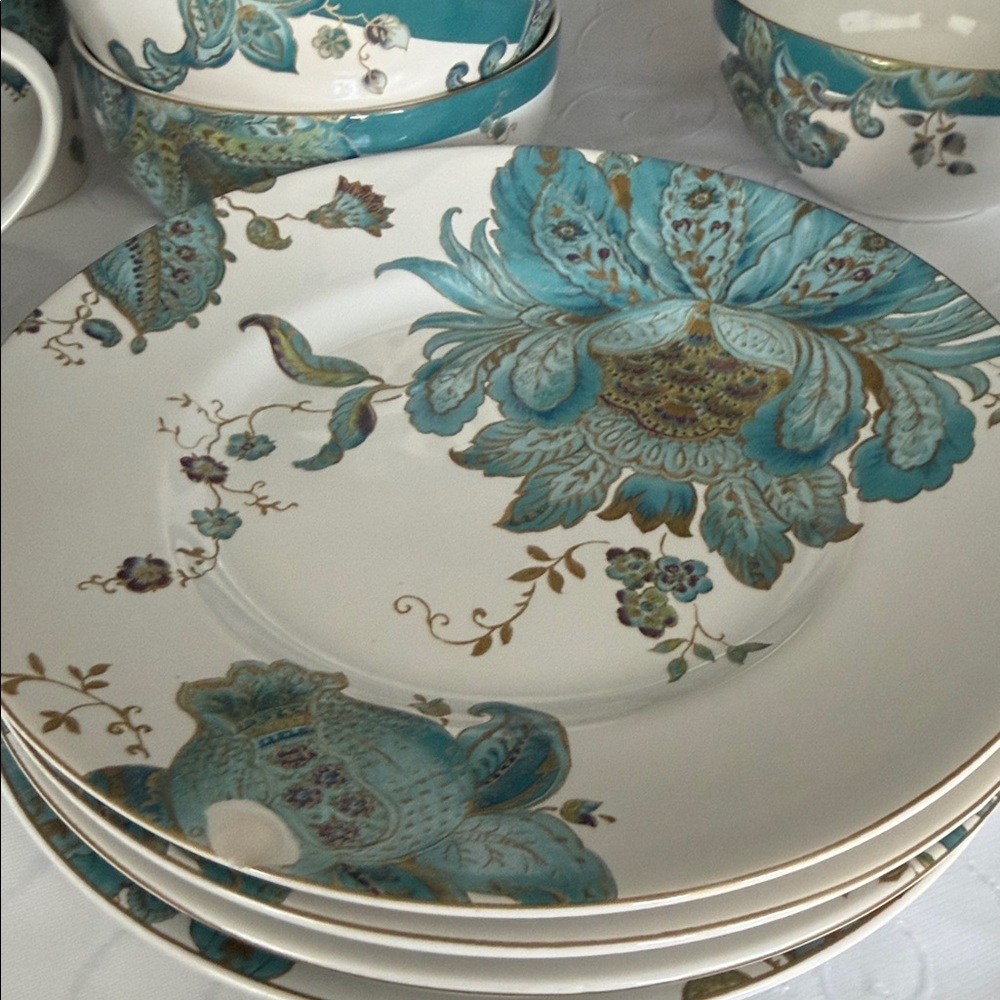 222 Fifth Breakfast Set - Picture 4 of 5